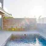 El Duque Modern With Pool *