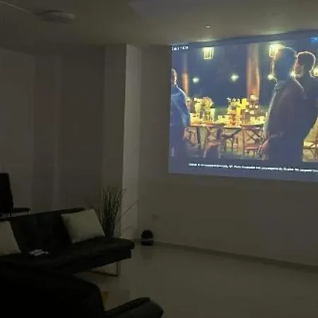 El Duque Modern With Pool 别墅 *