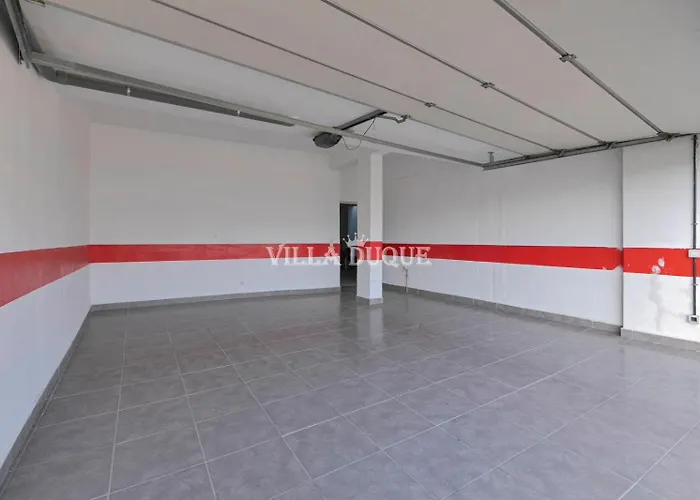 El Duque Modern With Pool * 阿德耶