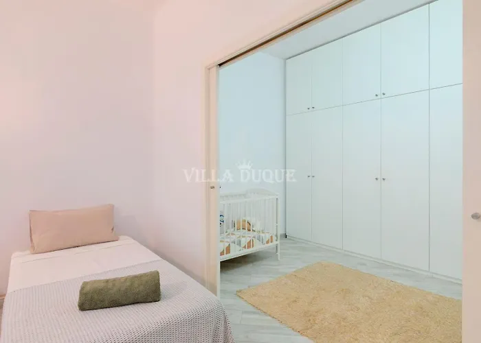 El Duque Modern With Pool ヴィラ