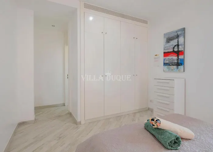 El Duque Modern With Pool アデヘ