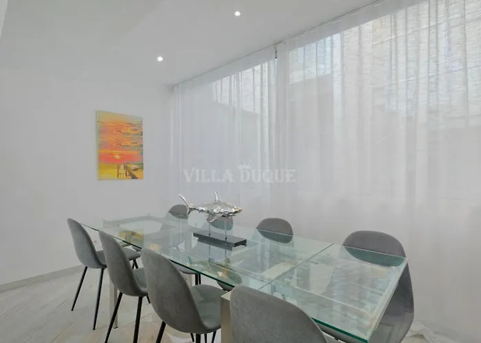 El Duque Modern With Pool * アデヘ