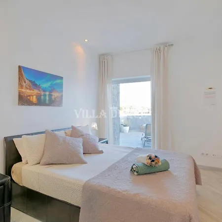 El Duque Modern With Pool Villa *