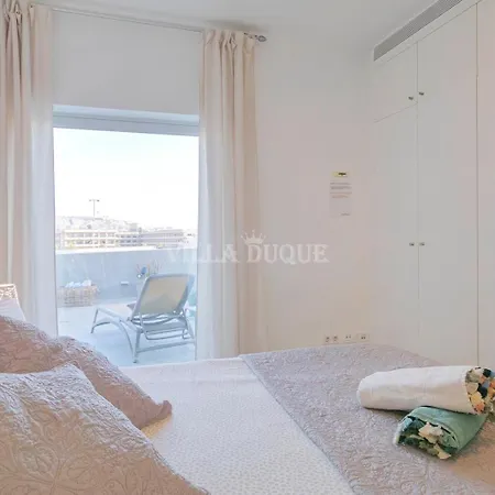 빌라 El Duque Modern With Pool *