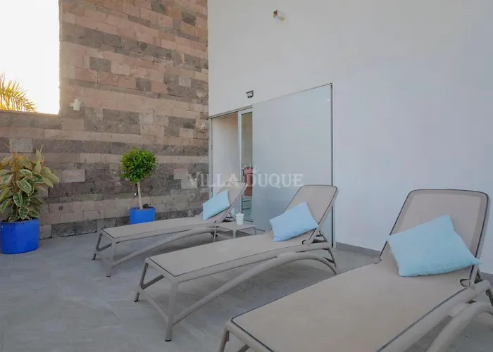 El Duque Modern With Pool Villa *