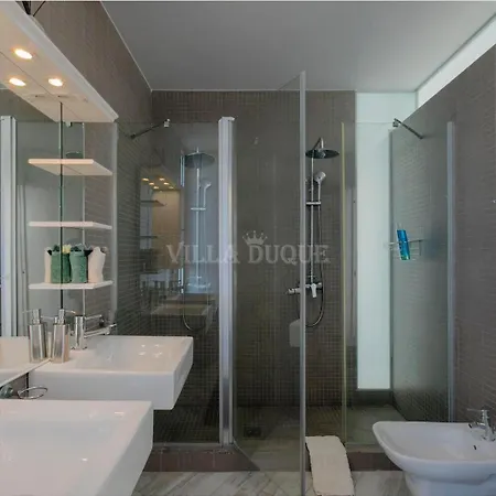 El Duque Modern With Pool 아데제