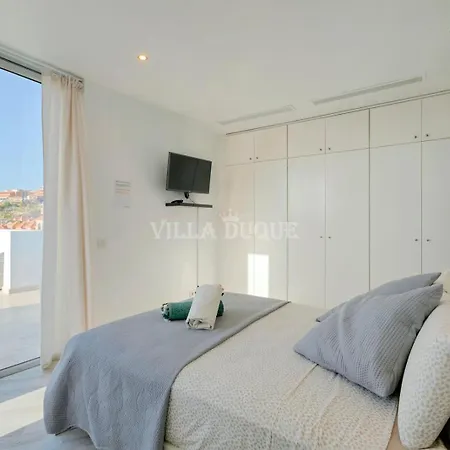 El Duque Modern With Pool 아데제