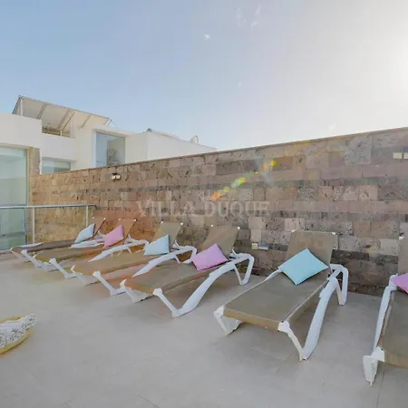 빌라 El Duque Modern With Pool *