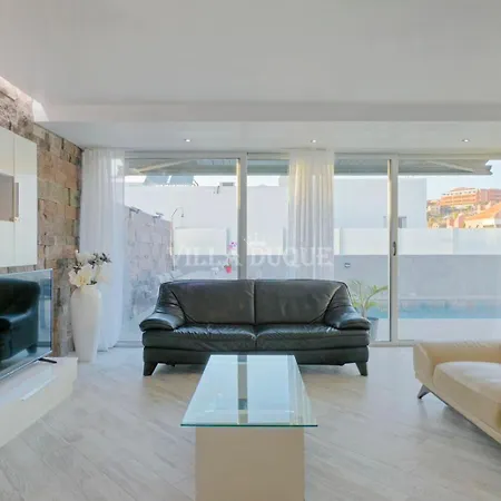 El Duque Modern With Pool 빌라