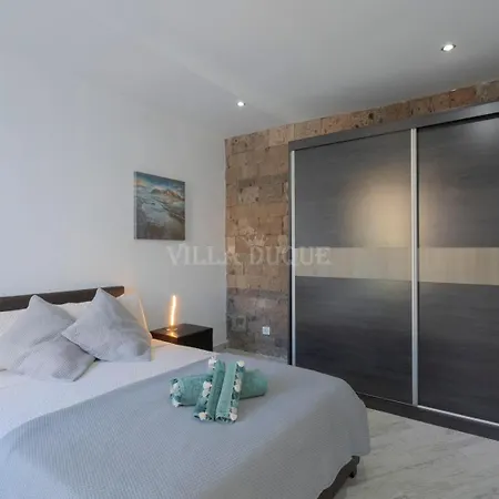 El Duque Modern With Pool 빌라 아데제